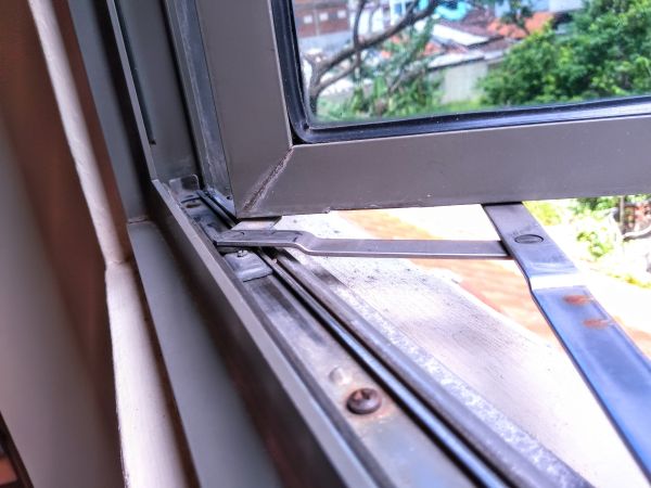 Cost of Hinged Window Replacement in Corona